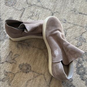 Steve Madden Taupe Suede Casual Shoes